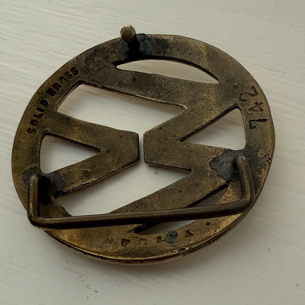 🔥🔥🔥Vintage VW Gold Brass Belt Buckle - Picture 3 of 4